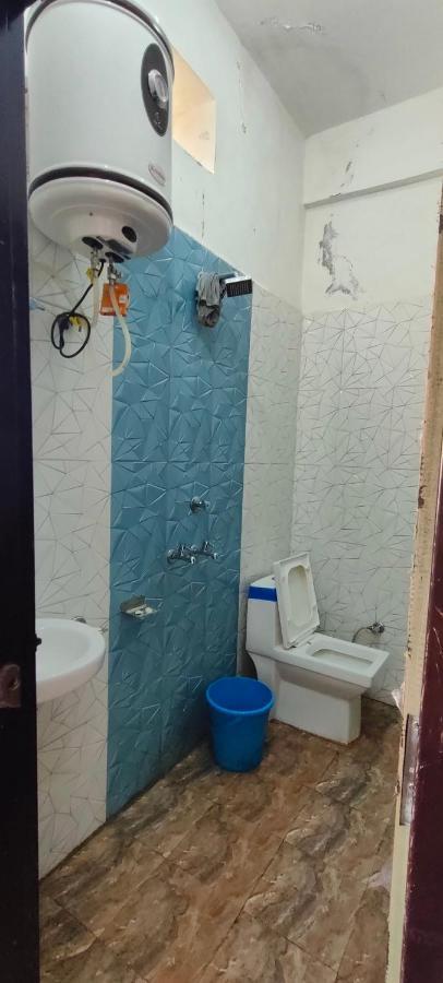 Hotel Yoran Inn & Restaurant By Wb Inn Sadabad Dış mekan fotoğraf
