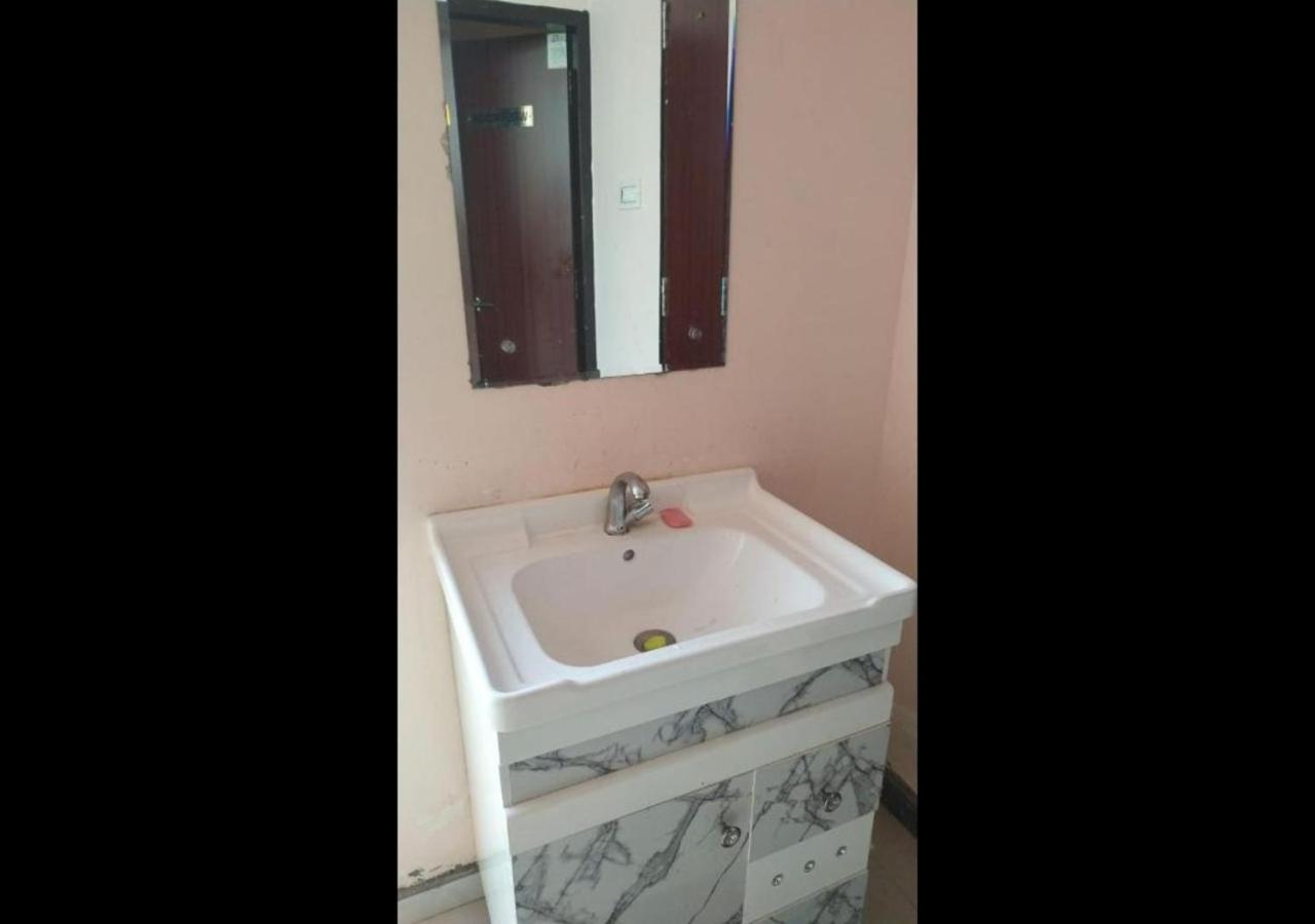 Hotel Yoran Inn & Restaurant By Wb Inn Sadabad Dış mekan fotoğraf
